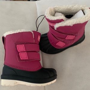 Cat & Jack toddler 6 snow boots NEW!
